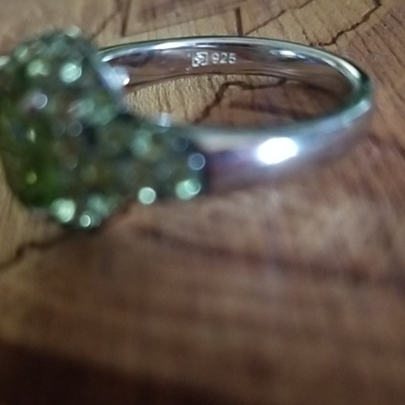 Sterling Silver Oval Pave Peridot Ring - Picture 4 of 6
